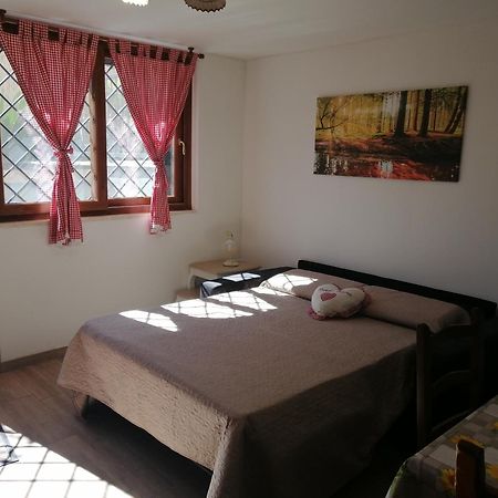 La Casa Del Borgo-Intero Appartamento Latina Luaran gambar