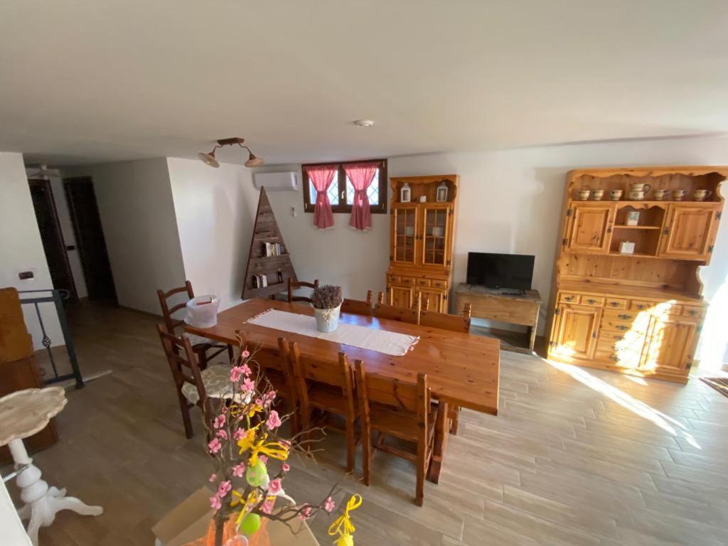 La Casa Del Borgo-Intero Appartamento Latina Luaran gambar