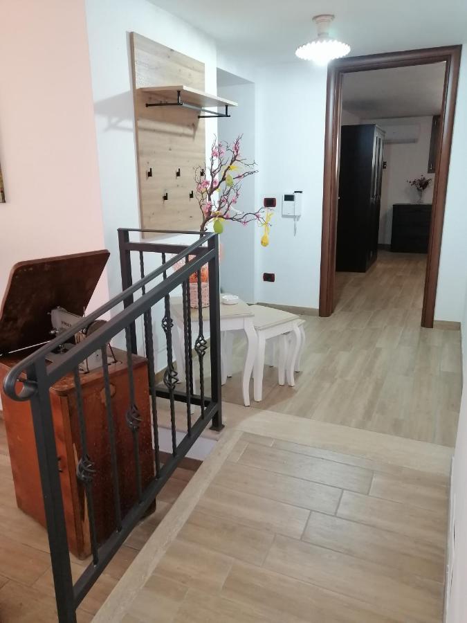 La Casa Del Borgo-Intero Appartamento Latina Luaran gambar