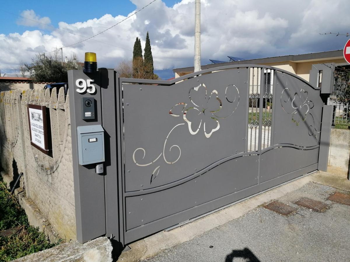 La Casa Del Borgo-Intero Appartamento Latina Luaran gambar