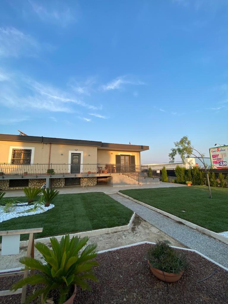 La Casa Del Borgo-Intero Appartamento Latina Luaran gambar