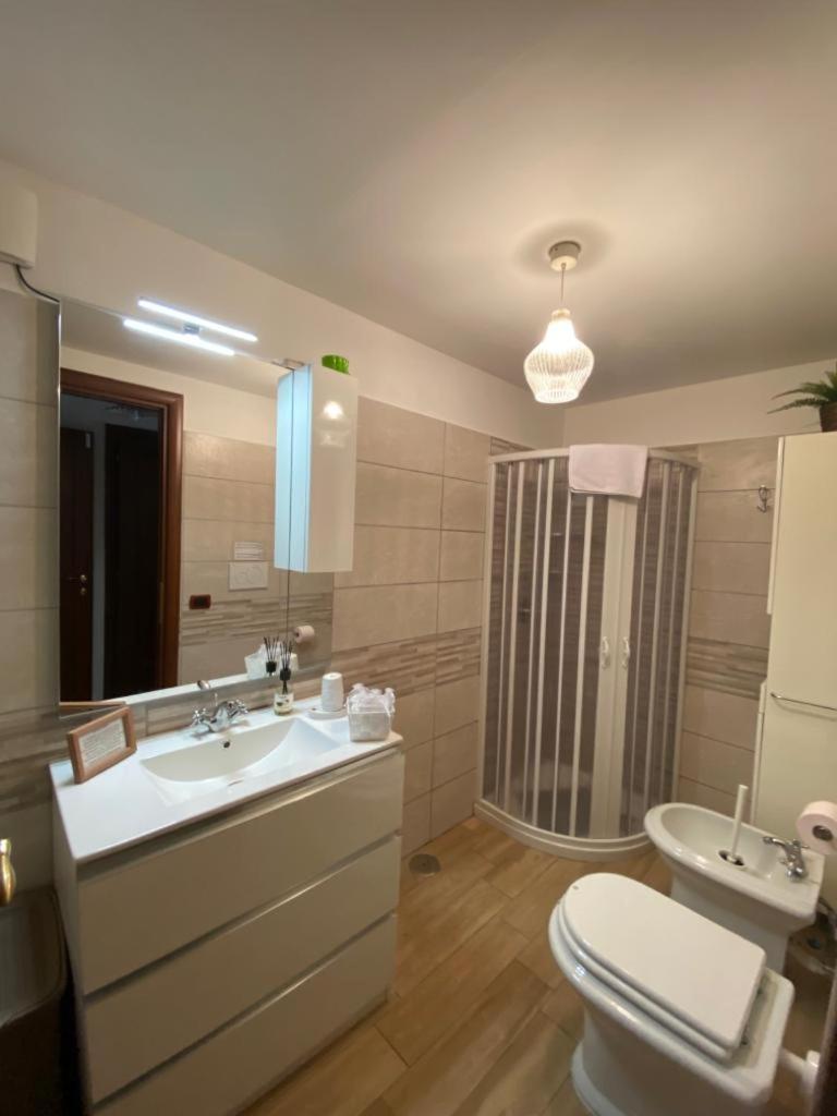 La Casa Del Borgo-Intero Appartamento Latina Luaran gambar