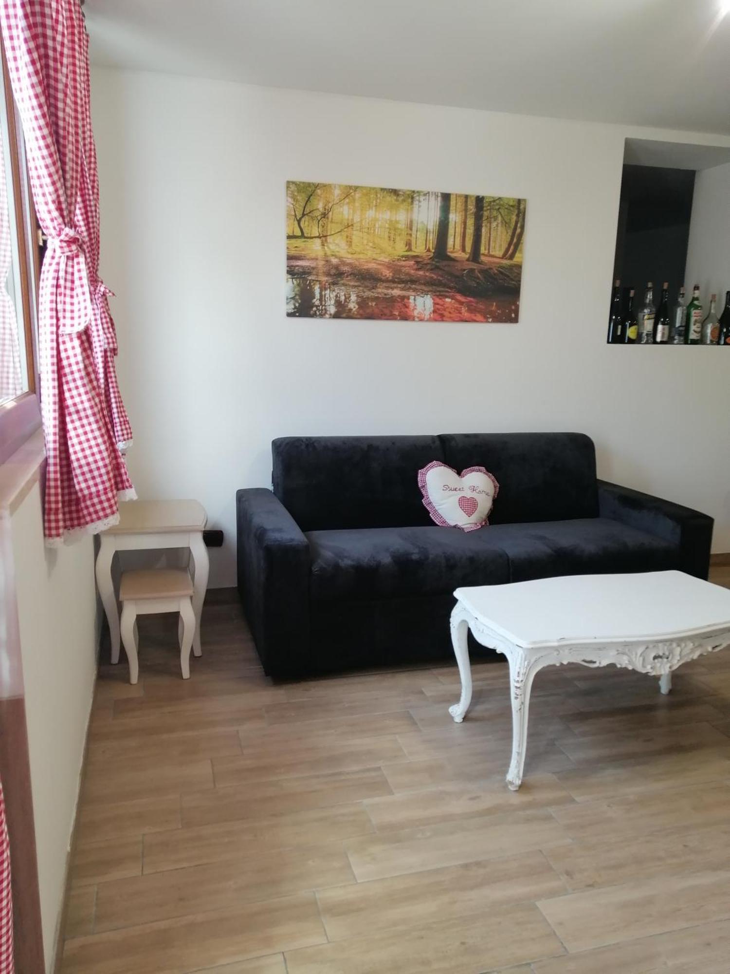 La Casa Del Borgo-Intero Appartamento Latina Luaran gambar